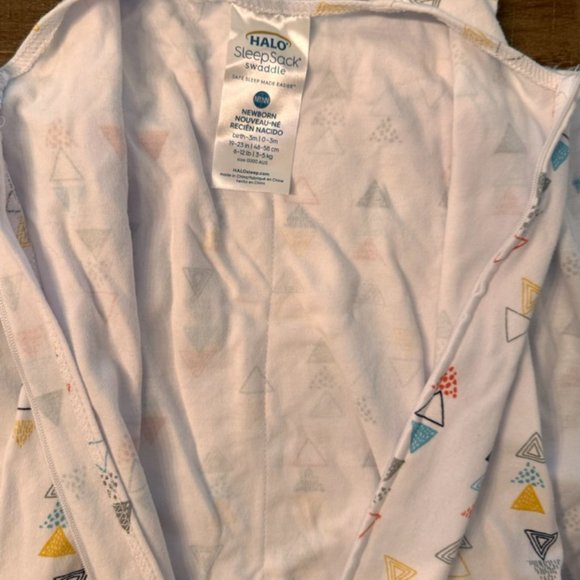 HALO Sleepsack 3-Way Adjustable Swaddle Neutral Triangles - Newborn - Picture 6 of 6